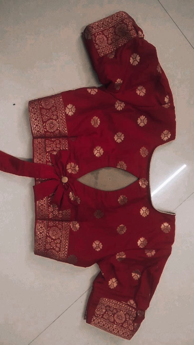 Urvi Velvet Top