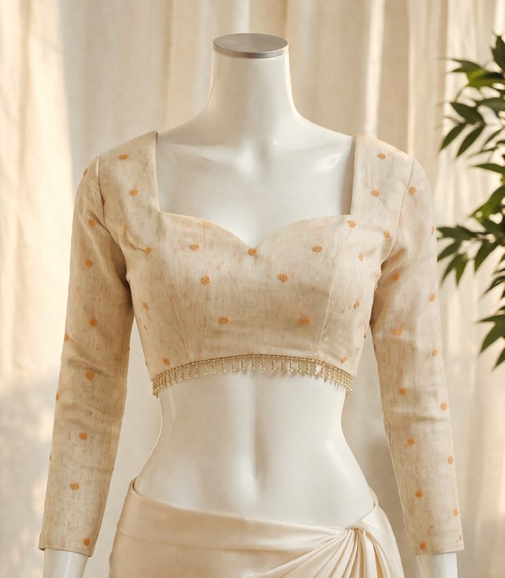 Riya Statement Sleeve