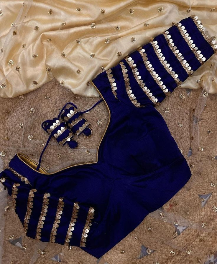 Charu Boat-Neck Blouse