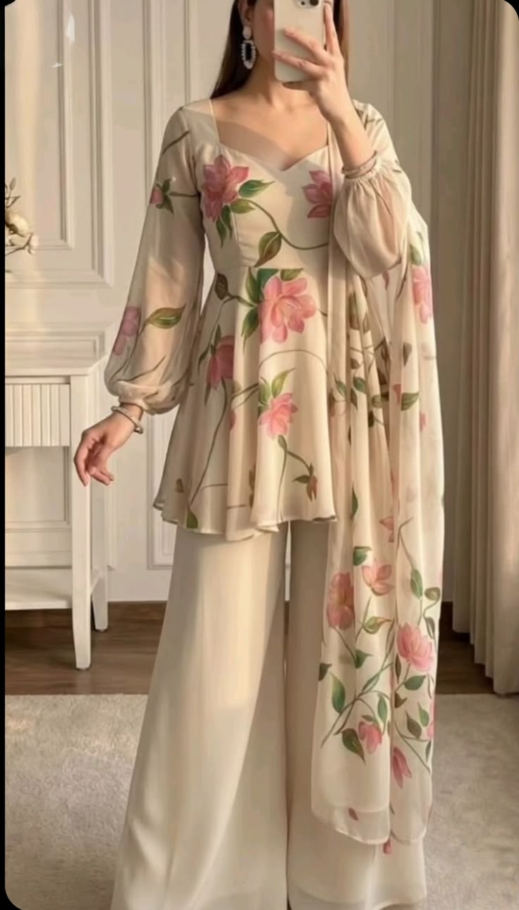 Ira Palazzo Anarkali